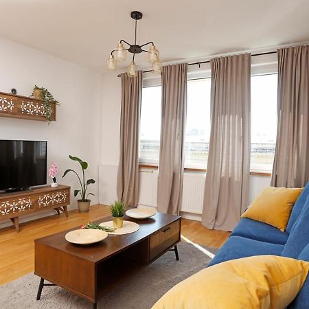 דירות בוקרשט Athenaeum Wonderful View Flat מראה חיצוני תמונה