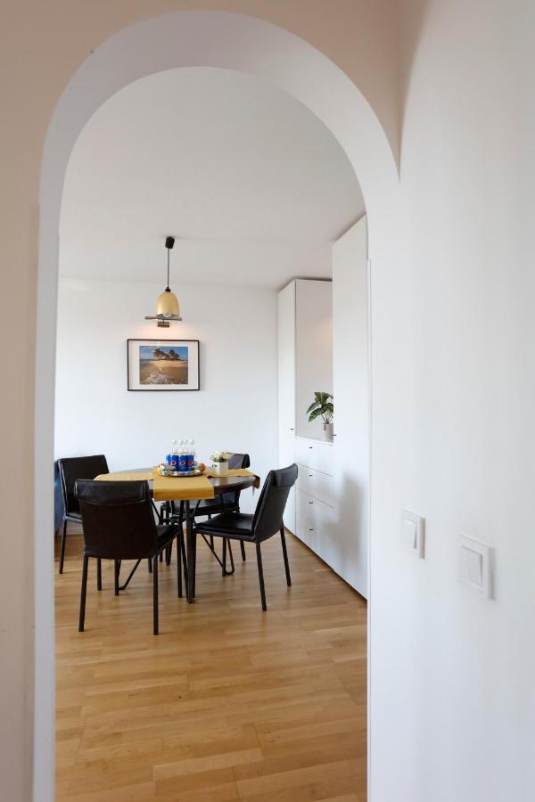 דירות בוקרשט Athenaeum Wonderful View Flat מראה חיצוני תמונה